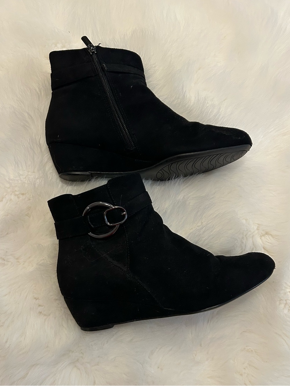 Geneva wedge memory foam 
ankle booties size 8 - Picture 3 of 6